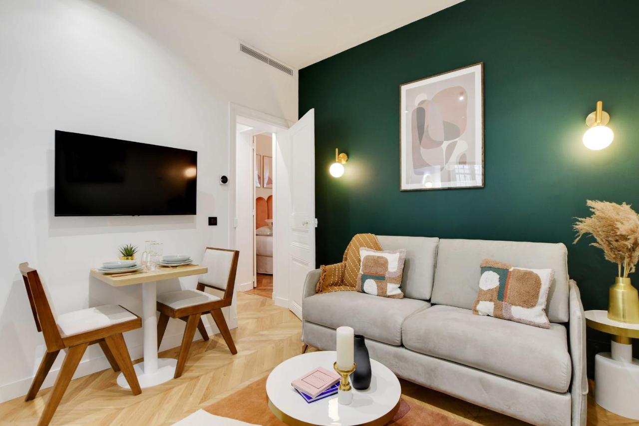 Chic Apartment - 1Br-4P - Facing The Louvre Paris Exterior foto