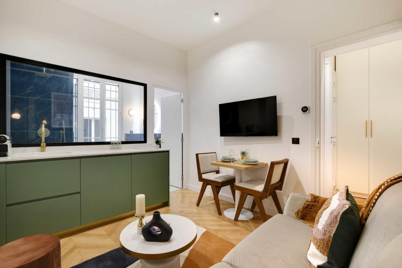 Chic Apartment - 1Br-4P - Facing The Louvre Paris Exterior foto
